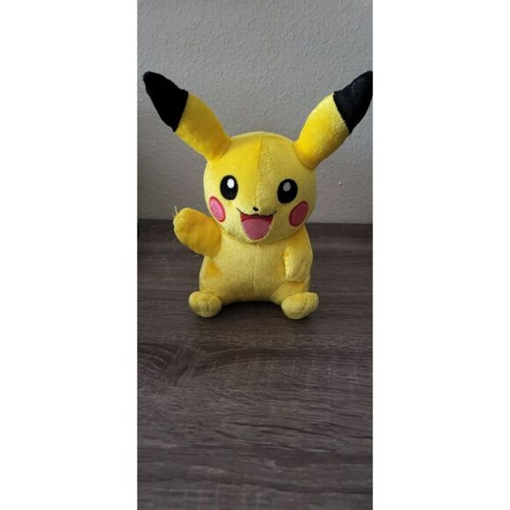 Pokemon‎ Tomy Pikachu Yellow Plush Stuffed Animal Toy 2016 8"